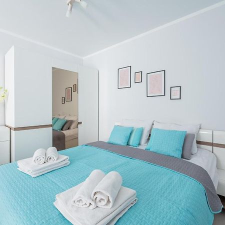 Apartament Z Balkonem Przy Latarni 150M Od Morza Kołobrzeg Kültér fotó
