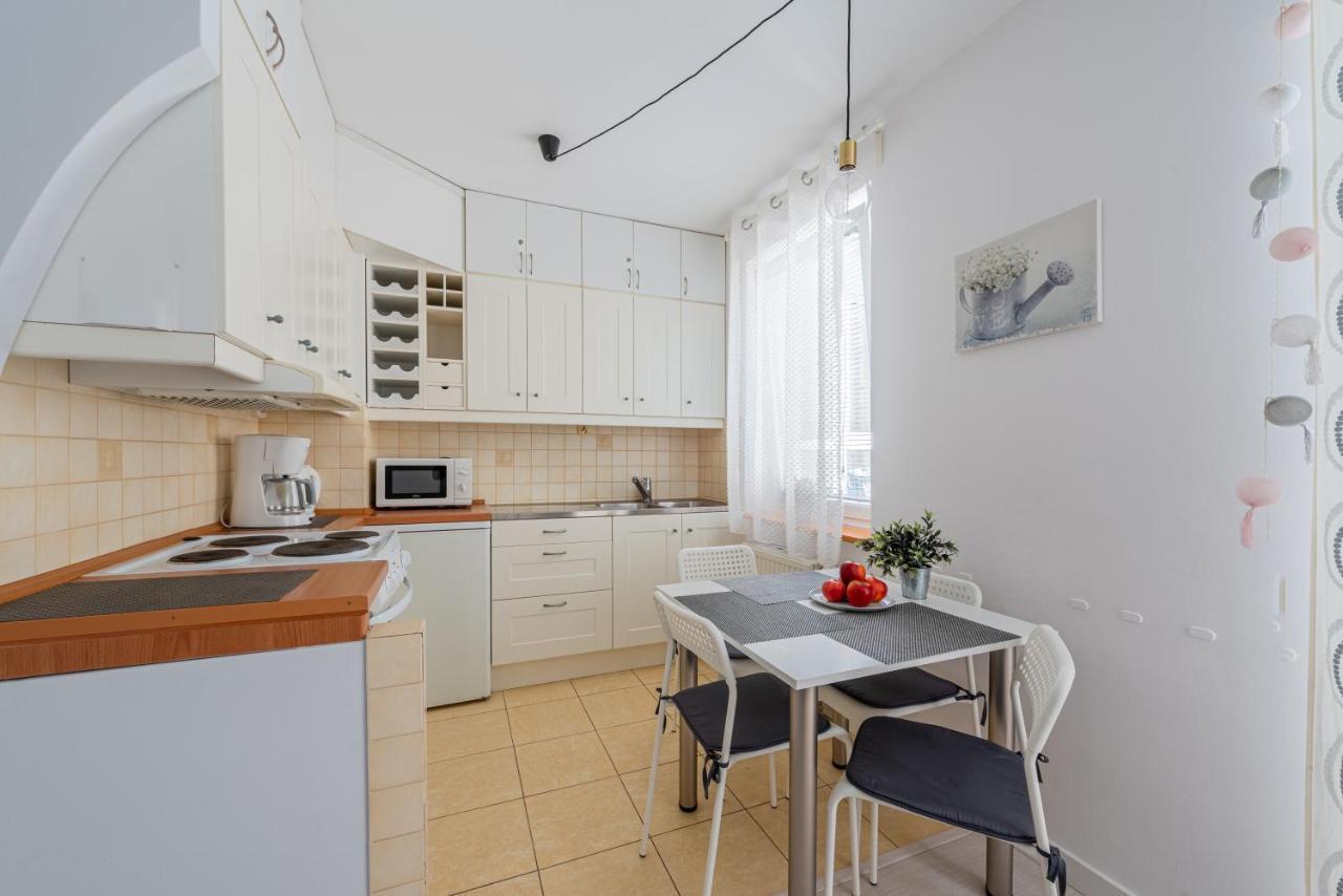 Apartament Z Balkonem Przy Latarni 150M Od Morza Kołobrzeg Kültér fotó