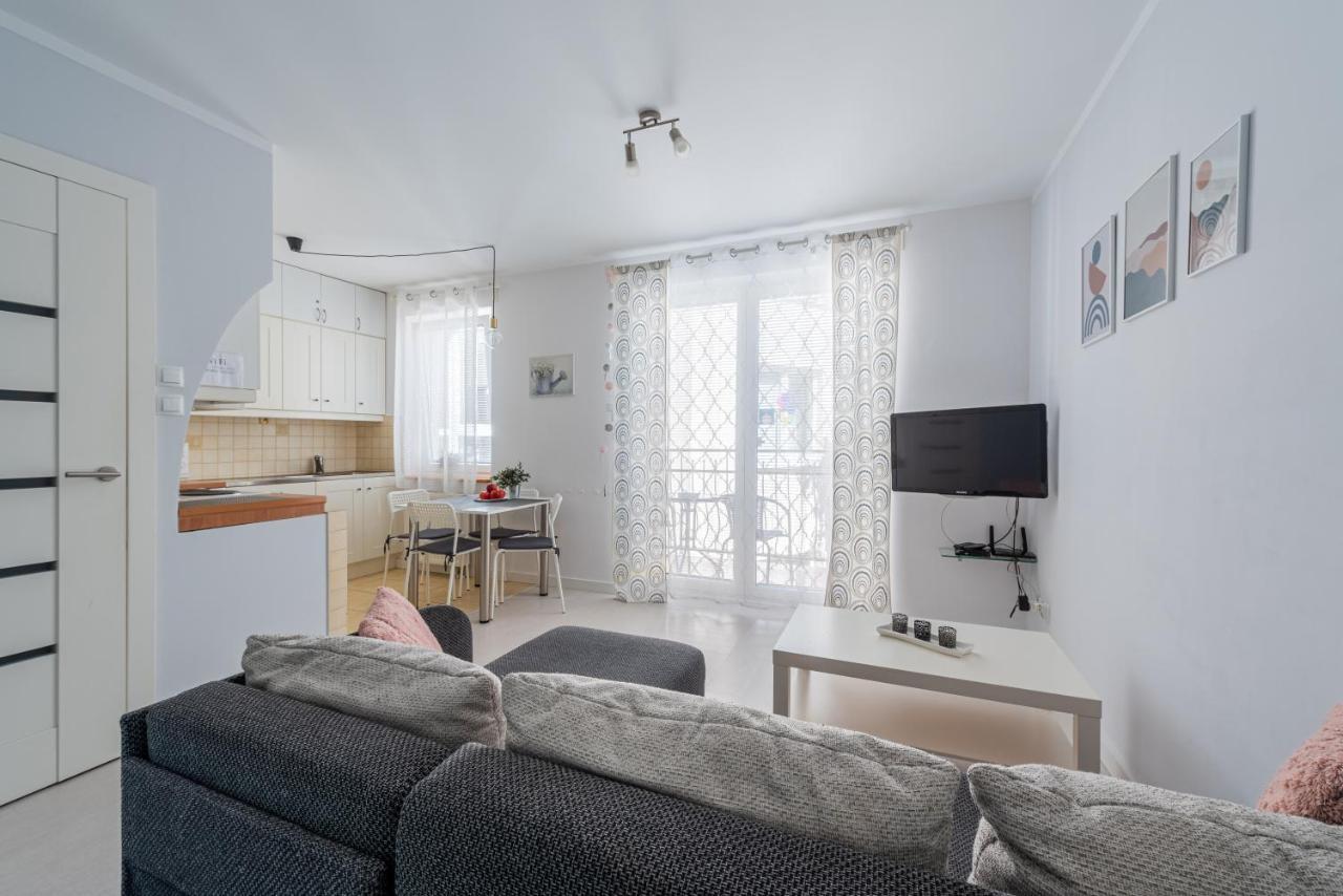 Apartament Z Balkonem Przy Latarni 150M Od Morza Kołobrzeg Kültér fotó